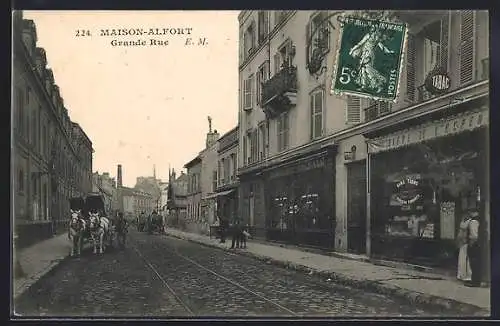 AK Maisons-Alfort, Grande Rue avec chevaux et boutiques