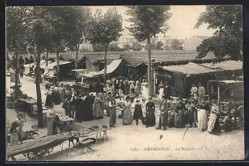 AK Charenton, Le Marché animé avec des étals et des visiteurs sous les arbres