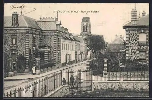 AK Sucy, Rue de Boissy avec vue sur les bâtiments et le clocher au fond