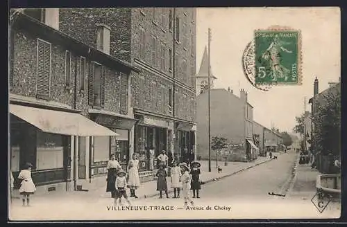 AK Villeneuve-Triage, Avenue de Choisy avec des enfants jouant dans la rue