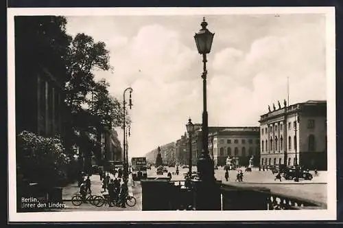 AK Berlin, Unter den Linden mit Blick auf das Kaiser-Wilhelm-Denkmal