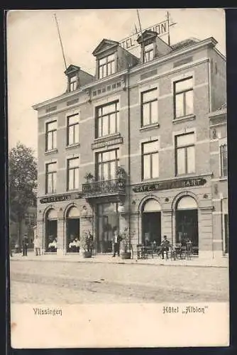 AK Vlissingen, Hotel Albion mit Besuchern