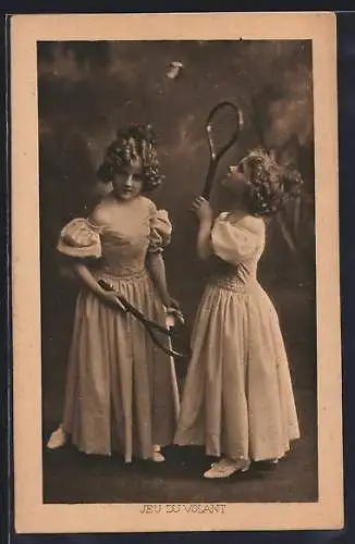 AK Hübsche Mädchen spielen Federball