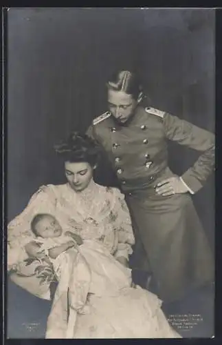 AK Kronprinz Wilhelm von Preussen mit Gemahlin und seinem jungen Sohne