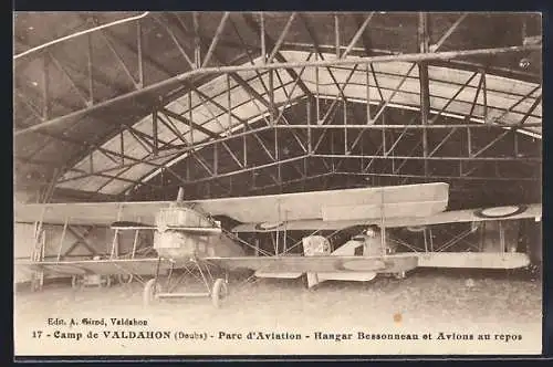 AK Camp de Valdahon, Par d'Aviation, Hangar Bessonneau et Avions au repos, Flughafen