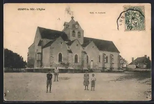 AK Origny-le-Sec, L`Église et enfants sur la place du village