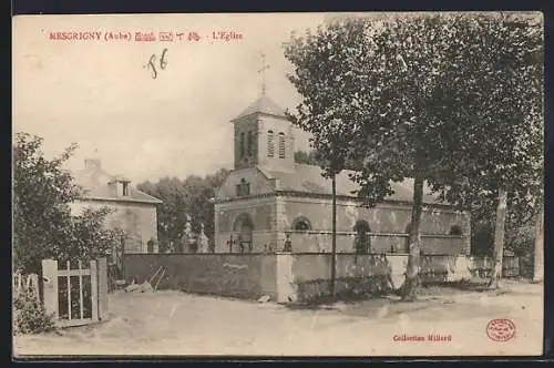 AK Mesgrigny, L`Église entourée d`arbres majestueux
