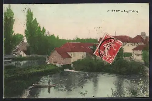 AK Clérey, Les Usines au bord de la rivière avec paysage verdoyant