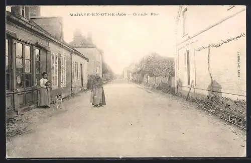 AK Maraye-en-Othe, Grande Rue avec habitants et chien