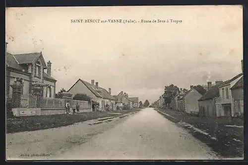 AK Saint-Benoît-sur-Vanne, Route de Sens à Troyes