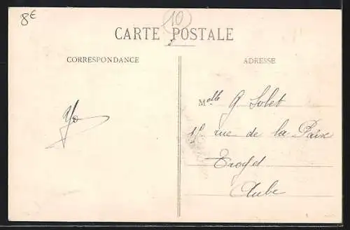 AK Chavanges, Vue de l`Église et des maisons de village