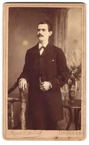 Fotografie Franz Ehrlich, Dresden, Königsbrückerstrasse 50, Porträt eines eleganten Herrn