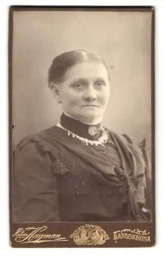 Fotografie Anton Hagman, Landskrona, Prestgatan 7, Porträt einer Dame