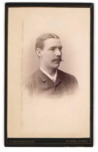 Fotografie R. Bradengeier, Düsseldorf, Elberfelderstr. 4, Porträt eines eleganten Mannes