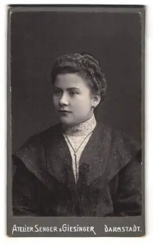 Fotografie Senger & Giesinger, Darmstadt, Zimmerstr. 3, Porträt einer Frau