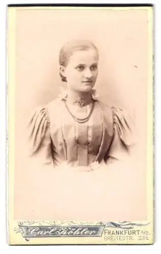 Fotografie Carl Köhler, Frankfurt a. O., Breitestr. 23, Porträt einer jungen Dame