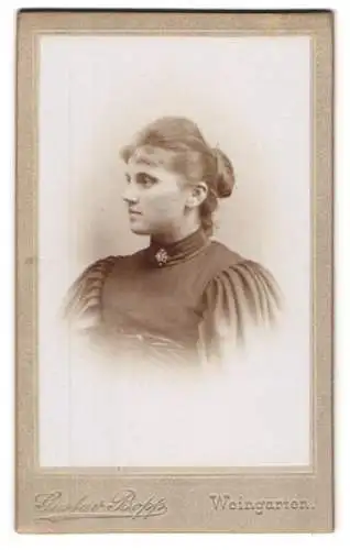 Fotografie Gustav Bopp, Weingarten, Porträt einer Dame im Profil
