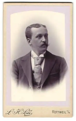 Fotografie L. H. Lutz, Rottweil, Porträt eines Herren mit Schnurrbart