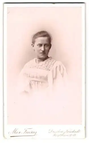 Fotografie Max Freitag, Dresden-Neustadt, Hauptstrasse 17-19, Porträt einer Frau