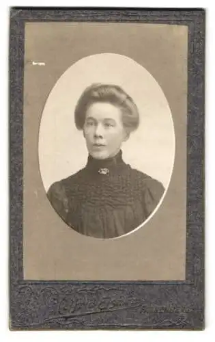 Fotografie Helfrid Elsner, Falkenberg, Porträt einer Frau