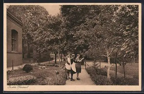 AK Berlin, Haushaltungsschule Marthashof, Schwedterstr. 37-40, In der Freizeit