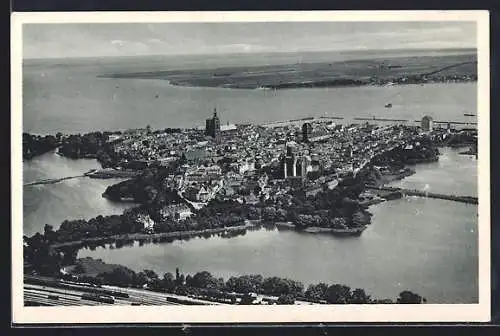 AK Stralsund, Ortschaft aus der Vogelschau gesehen