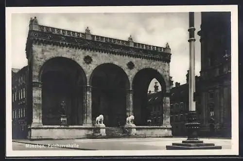 AK München, Feldherrnhalle mit Strassenpartie