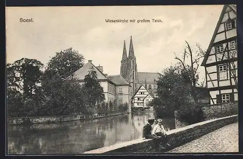 AK Soest, Wiesenkirche mit grossem Teich