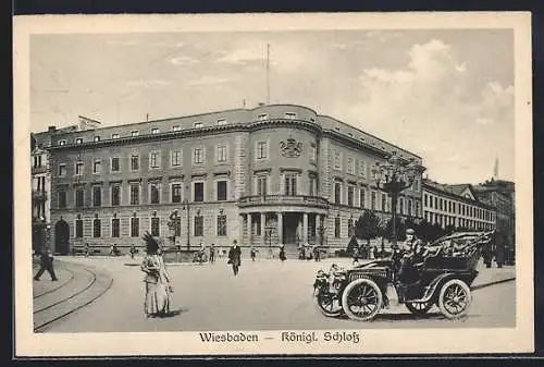 AK Wiesbaden, Königliches Schloss mit Strassenpartie
