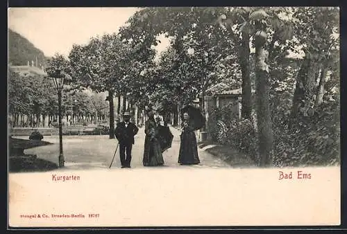 AK Bad Ems, Partie im Kurgarten mit Kurgästen