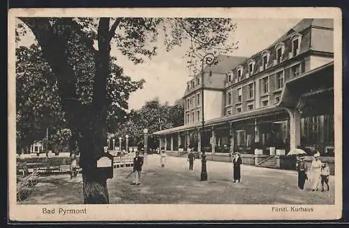 AK Bad Pyrmont, Blick auf das Fürstl. Kurhaus