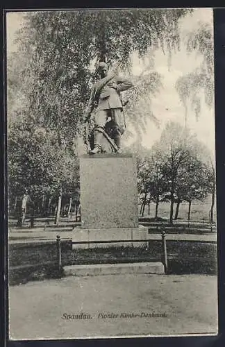 AK Berlin-Spandau, Pionier Klinke-Denkmal