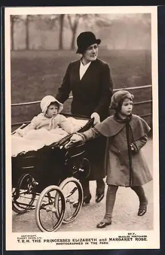 AK Kindermädchen mit Prinzessin Elizabeth und Margaret Rose