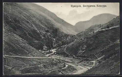 AK Prizren / Kosovo, Strasse in einem Tal