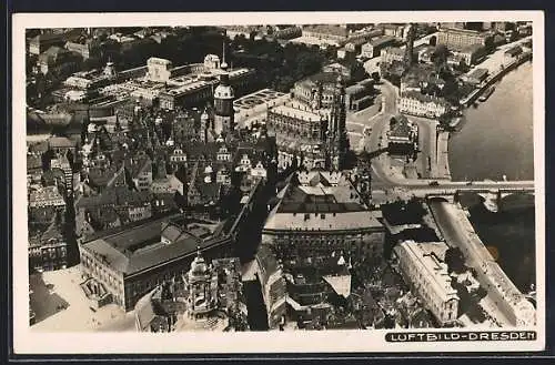 Foto-AK Walter Hahn, Dresden, NR 4982: Dresden, Teilansicht aus der Vogelschau