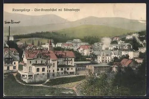 AK Ober-Krummhübel /Riesengebirge, Ortsansicht mit Blick zur Schneekoppe