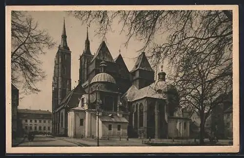 AK Breslau, Rückansicht vom Dom mit Parkanlage
