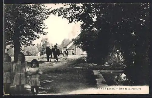 AK Chervey, Rue de la Perrière avec enfants et cavaliers sur le chemin