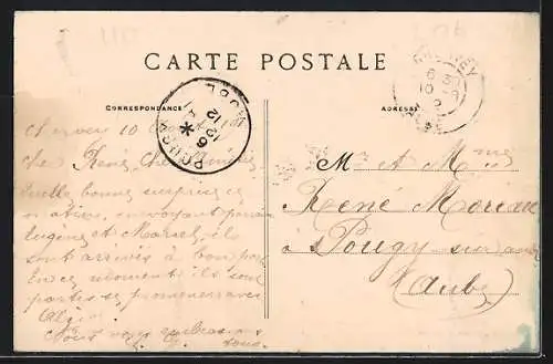 AK Chervey, Mairie et Groupe Scolaire avec enfants posant devant le bâtiment