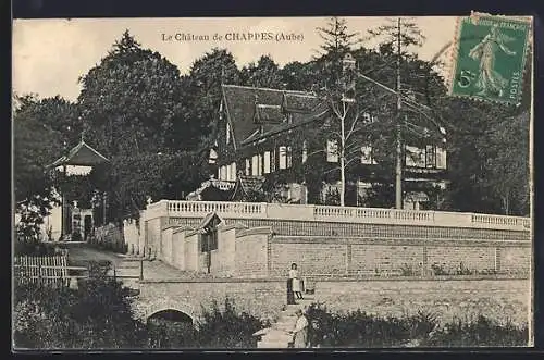 AK Chappes, Le Château de Chappes entouré de verdure