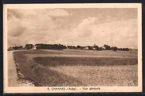 AK Channes, Vue générale des champs et du village en arrière-plan