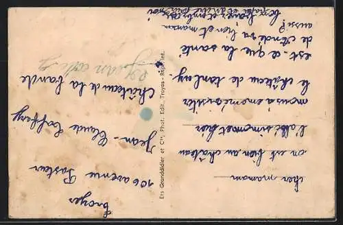 AK Chaource, Place de l`Église et le Monument