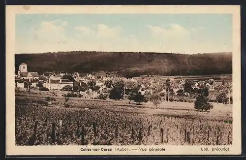 AK Celles-sur-Ource, Vue générale du village et des vignobles environnants
