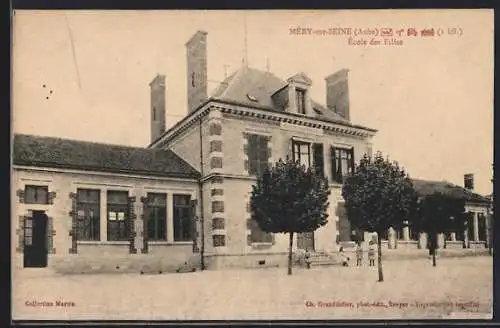 AK Méry-sur-Seine, École des Filles avec arbres et enfants devant l`école
