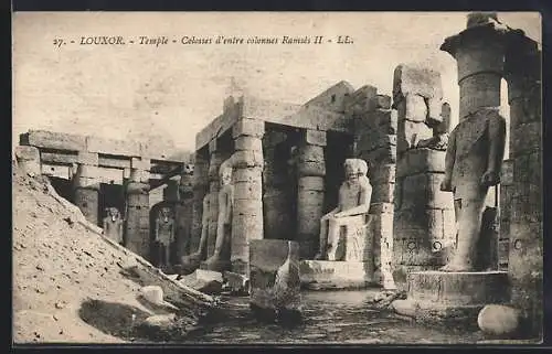 AK Louxor, Temple, Colosses d`entre colonnes Ramses II