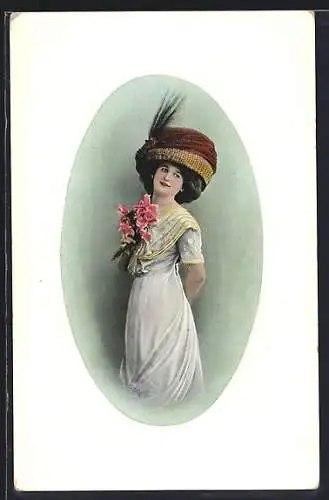 Präge-AK Junge elegante Frau mit Hut und Blumen