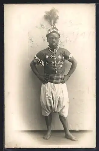AK Afrikaner in traditioneller Kleidung, afrikanische Volkstypen