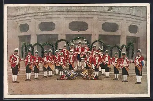 AK München, 40 Jähriger Jubiläums-Schäfflertanz, Gruppenfoto, Volkstanz