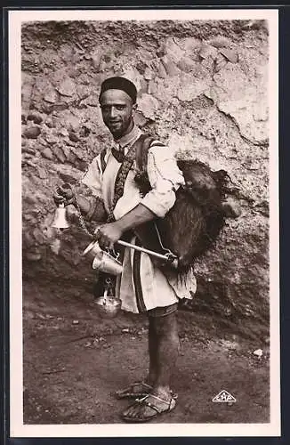 AK Portaur d`eau, nordafrik. Wasserträger mit Ziegenleib