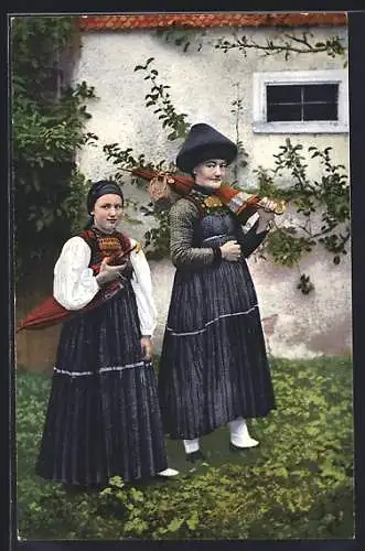 AK Frauen aus Vorarlberg in Volkstracht